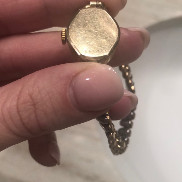 Beautiful Bulova ladies gold watch from early 40’s - Picture 4 of 4